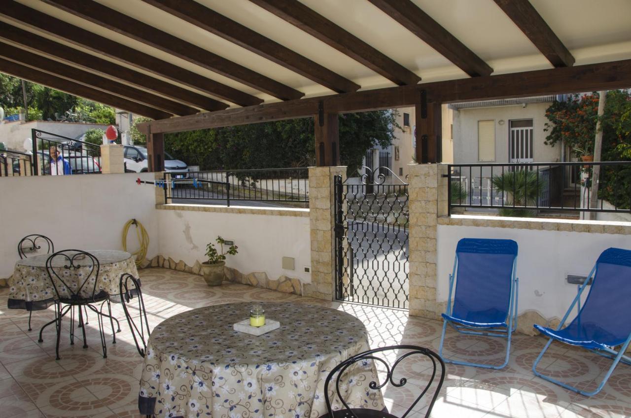 Appartamenti Da Clarissa Macari Exterior foto